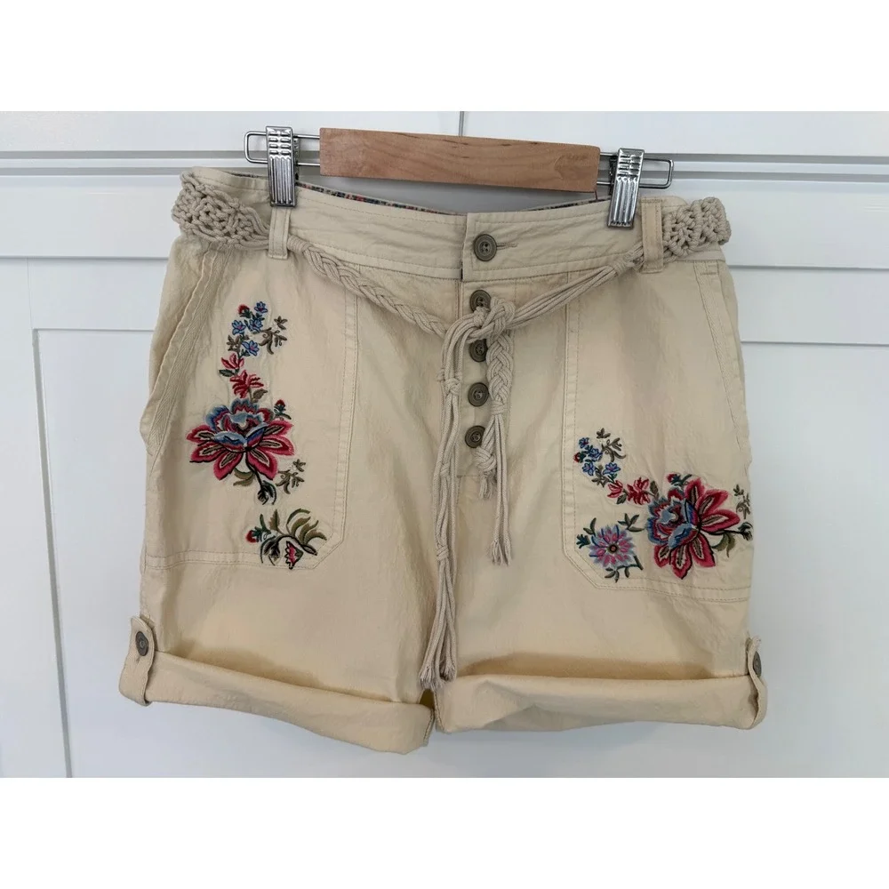 Sundance Floral Embroidered Shorts Cream Ivory Braided Belt Button Fly Size 2